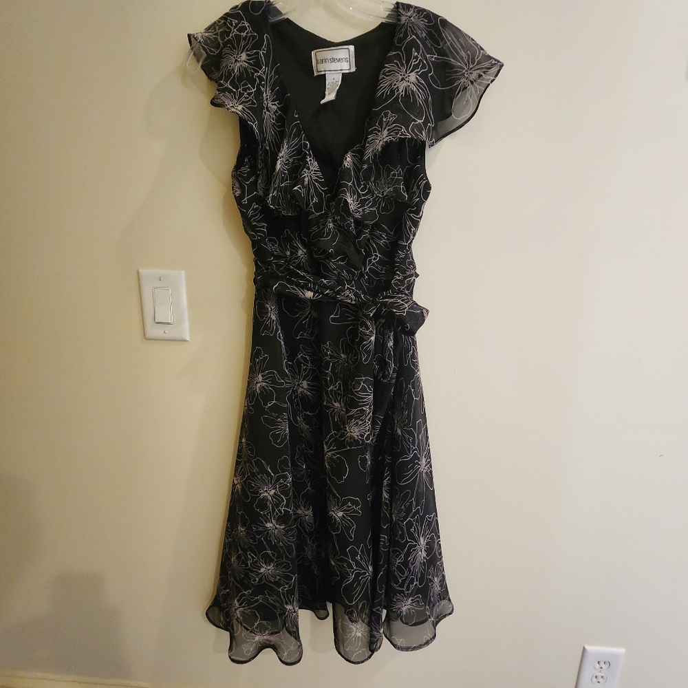 Black and White Floral Flouncy Dress